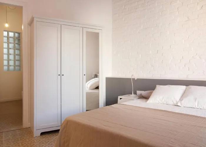 Napoles - Modernist Flat Close To Sagrada Familia * Barcelona